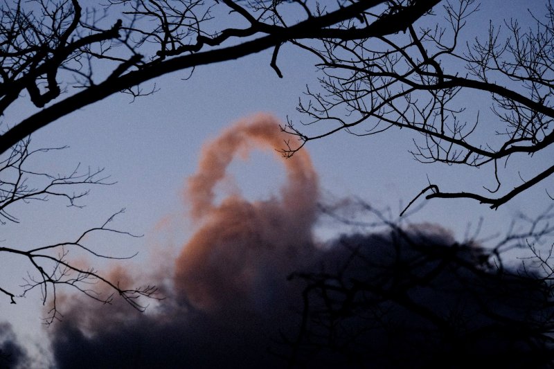 休日に山道から見上げた雲と、作曲家が印象派ふうの響きで描いた「丘陵地にて」