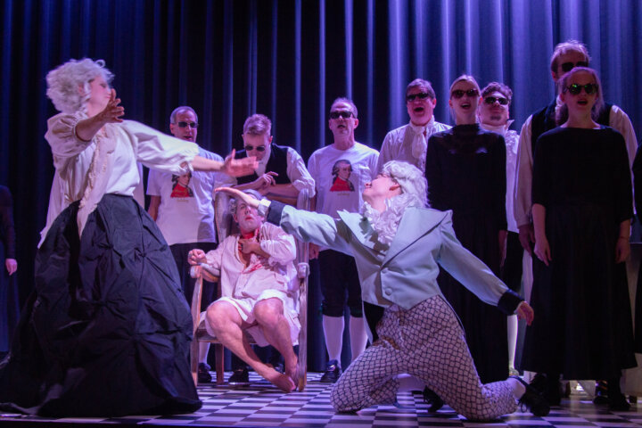 ドイチェス・テアターの《アマデウス》から © Anton Empl