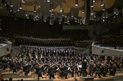 大作《グレの歌》をラニクルズが指揮/カラヤンのナチス時代をテーマにした本が出版