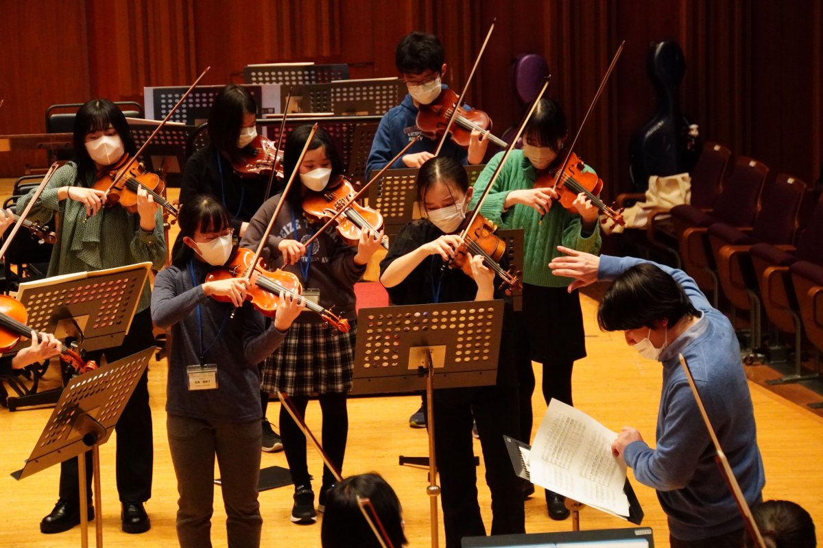 芸劇×読響が未来の演奏家育成のためのジュニア・アカデミーを開講！ 弦楽器のオーディション開催