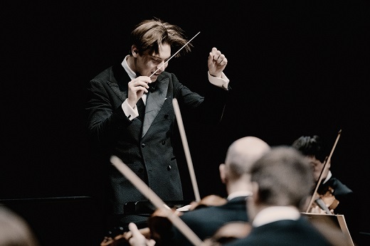 世界が熱狂する指揮者クラウス・マケラが25歳でシェフに　名門パリ管と10月に来日！