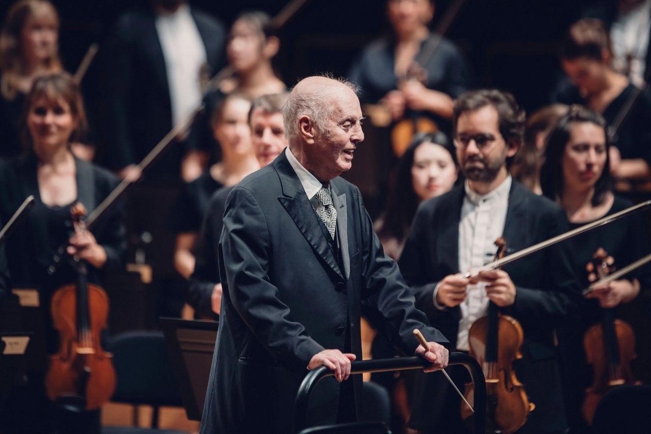 本文画像)フランス・海外レポート2025年12月号2