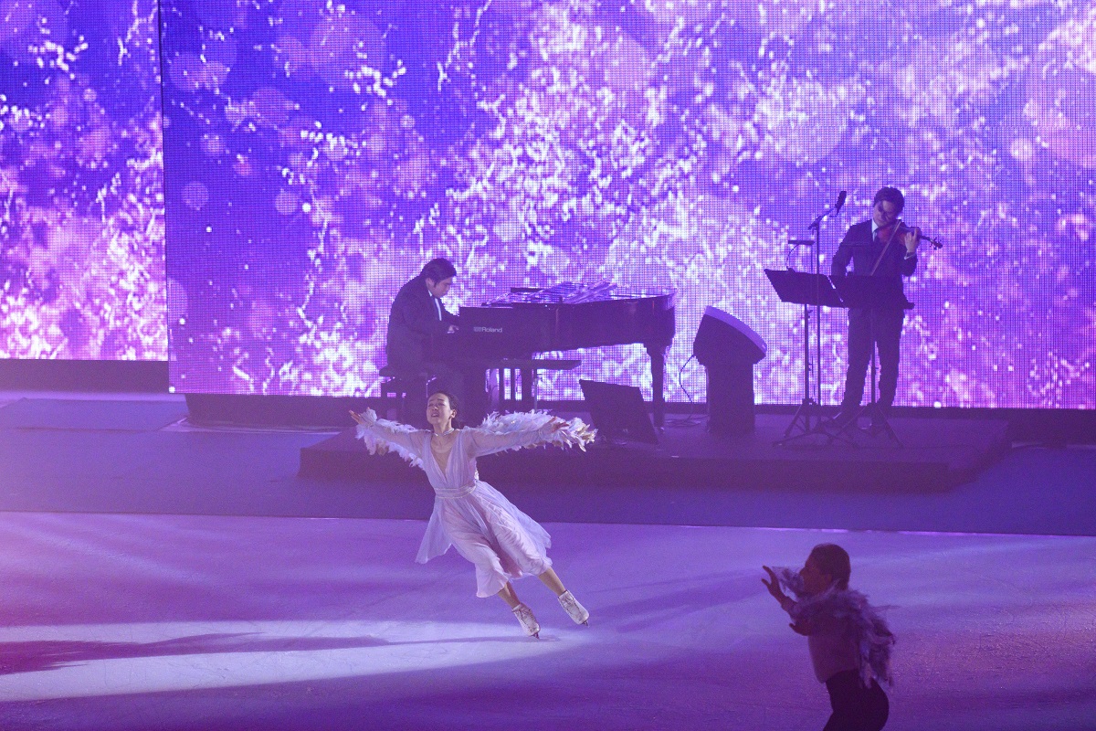 浅田真央×辻井伸行×三浦文彰、夢の共演！３人が氷上で紡いだリスト《愛