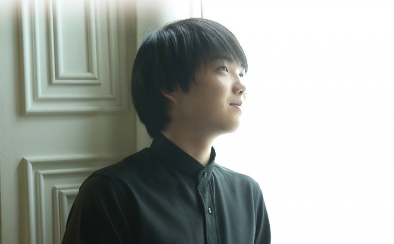 藤田真央がヴェルビエ音楽祭でモーツァルトのピアノ・ソナタを全曲演奏