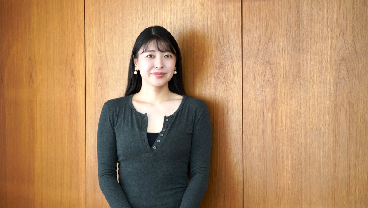 新倉瞳に50の質問!〈後編〉オフの日の過ごし方は? 意外だと言われる一面は?