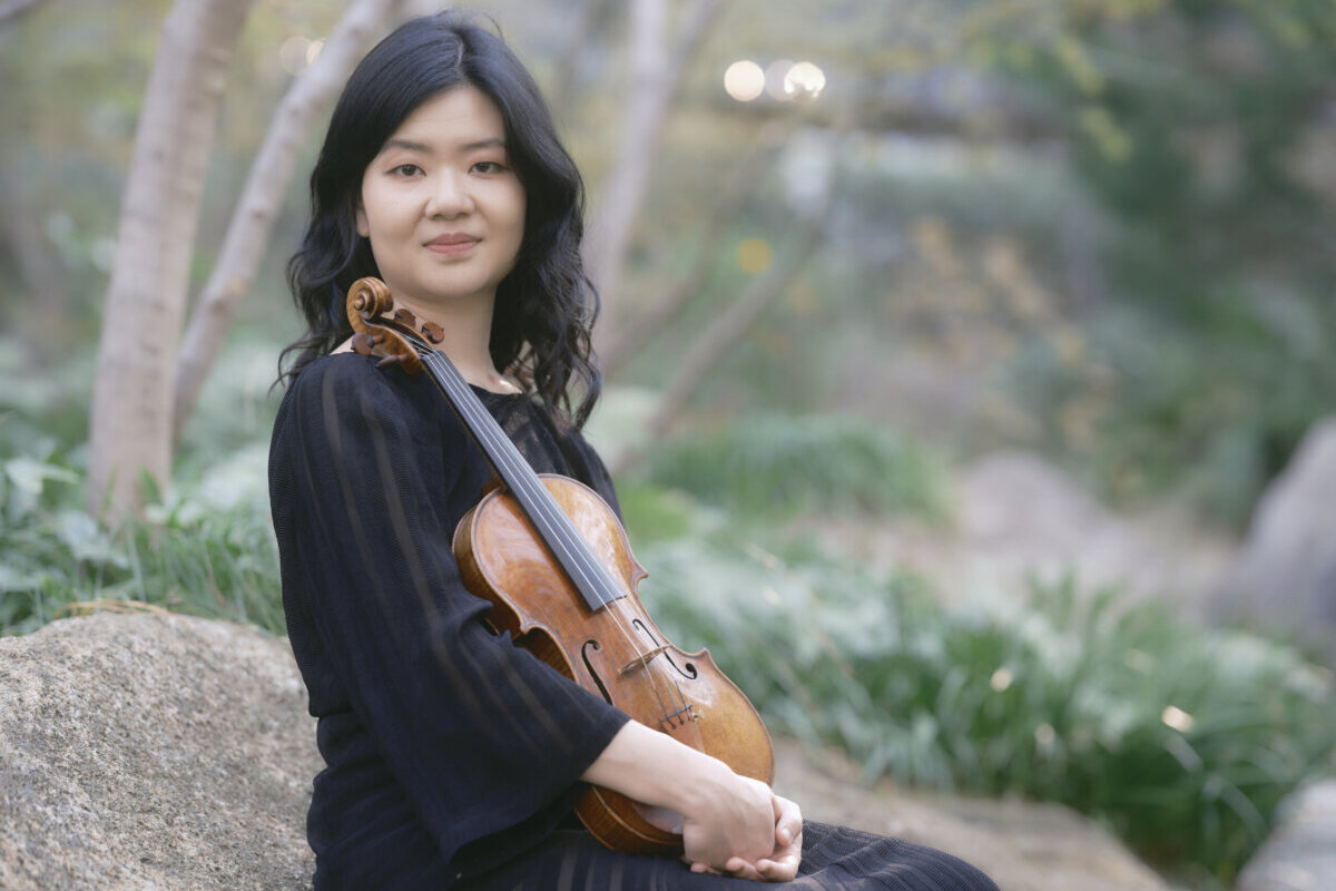 ヴァイオリニスト金川真弓が初のバッハ無伴奏全曲演奏会~深い音楽性で真髄に迫る