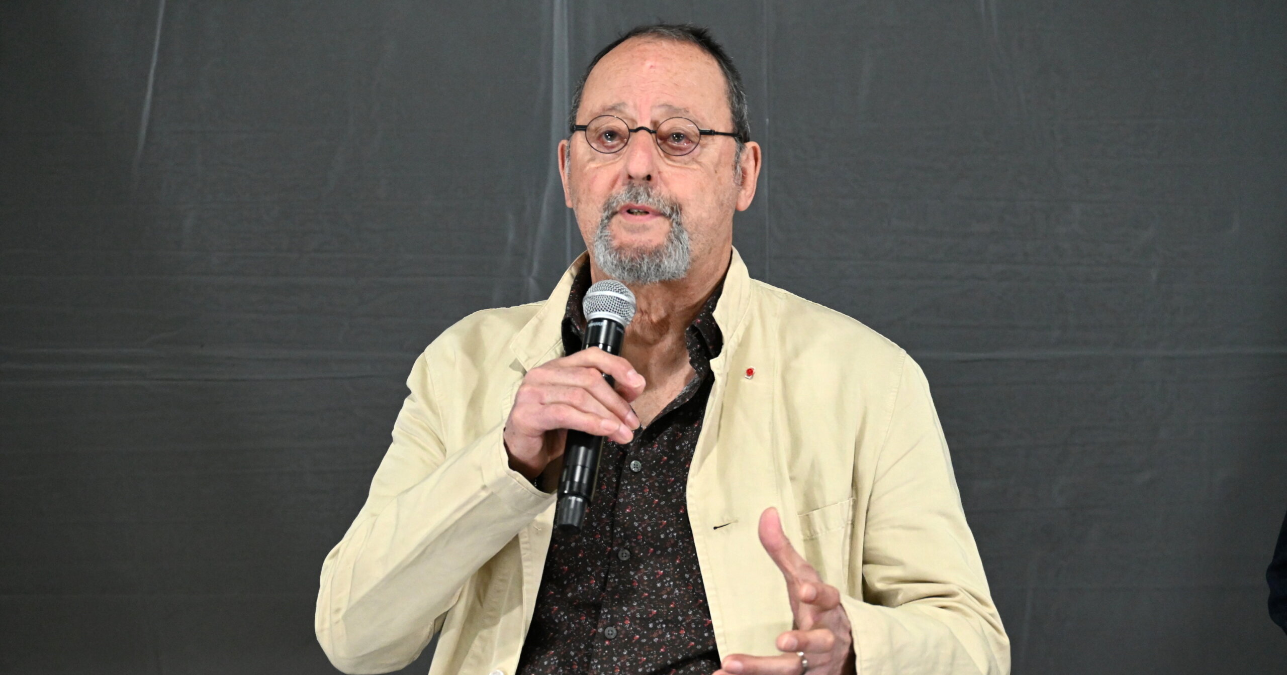 名優ジャン・レノが自らを語り、演じ、歌う──自叙伝的舞台を東京で創作し世界初演!