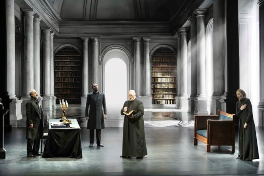 70歳を超えたグレゴリー・クンデがピアチェンツァ市立劇場で初役に挑戦