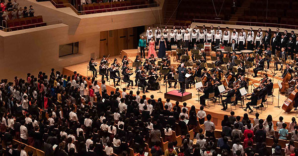小学4年生が声の響きや第九の合唱を体感！——指揮者・大野和士とサントリーホールが創出する「Enjoy！Music プロジェクト」