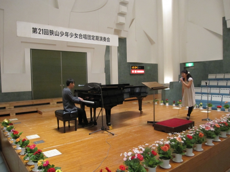 2016年4月、狭山少年少女合唱団の定期演奏会にゲストとしてお招きいただき、僕たちアクアマリンも演奏しました。