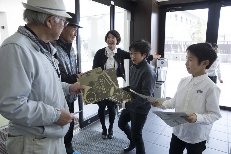 音楽祭には地域のお客さんもやってくる。