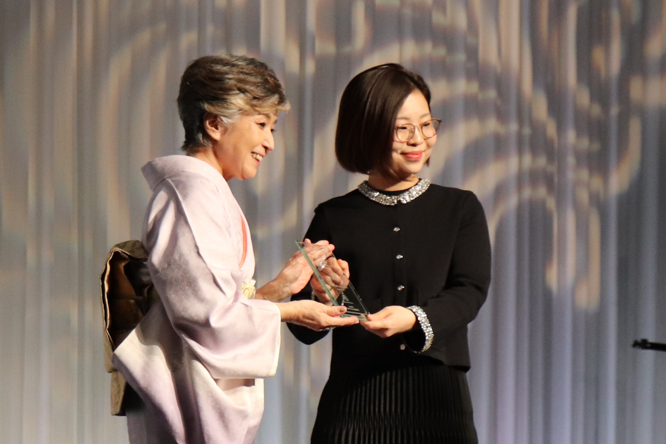 中川優芽花、さだまさし、大友良英らが岩谷時子賞授賞式に出席